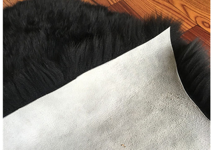 Gefärbtes schwarzes Schaffell-Vlies bedeckt weich warmes für Kinderraum-Bett-Dekoration 