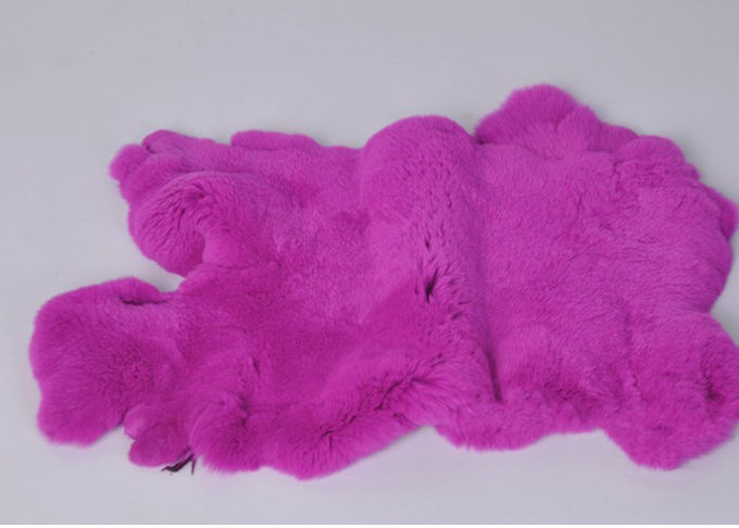 Gebräunter Gras Rex-Kaninchen-Haut-Pelz fertigte Größe für Zusätze/Kleidung besonders an